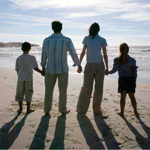 How to Strengthen Family Relationships with Weekly Family Activities